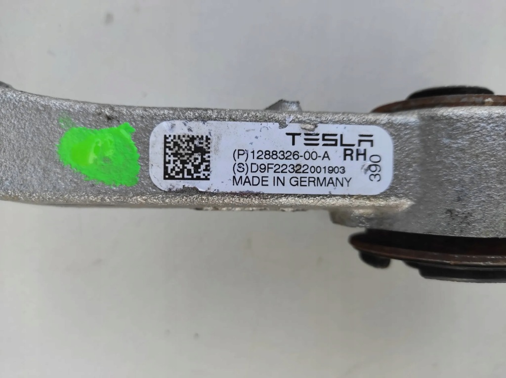 фото №2, Важіль передній перед верхній правий tesla model 3 lift y