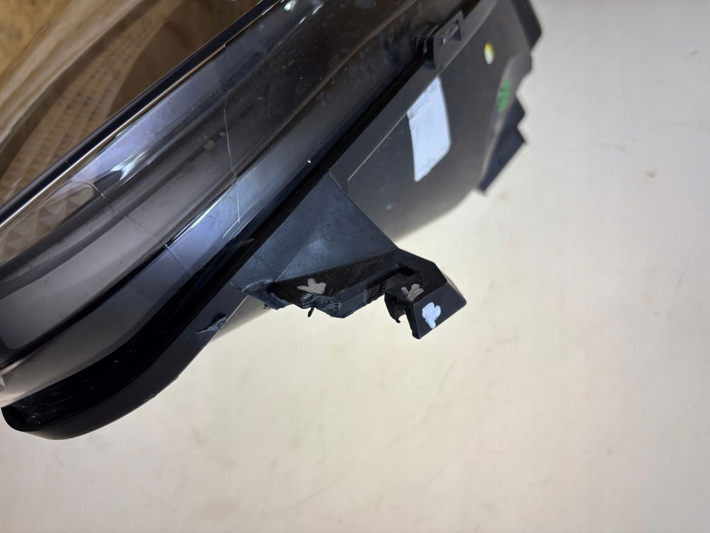 фото №8, Aston martin db12 2024 лампи передні