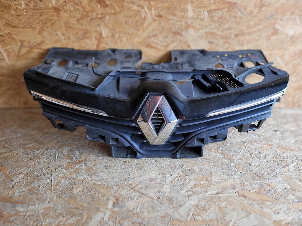 фото №1, Renault clio iv lift решётка радиатора решётка радиатора бампера оригинал fv