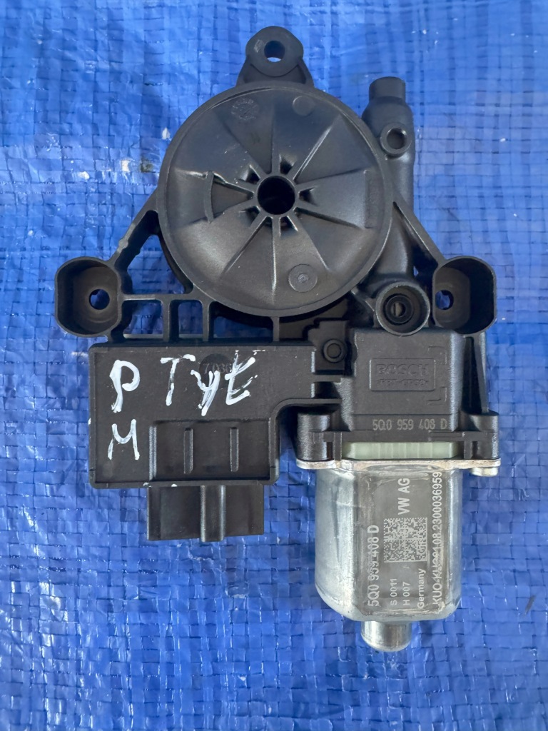 фото №1, Моторчик стекло правый задняя cupra leon iv 5q959408d