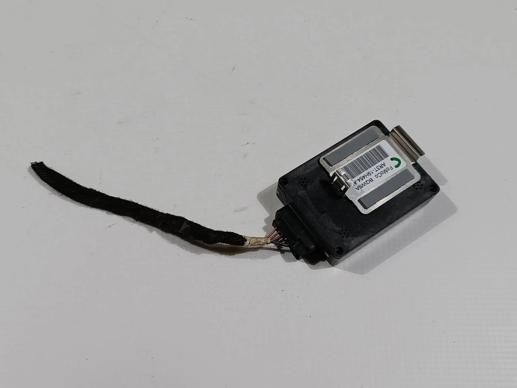 фото №1, Антенна модуль gps ford mustang v 2010-2014