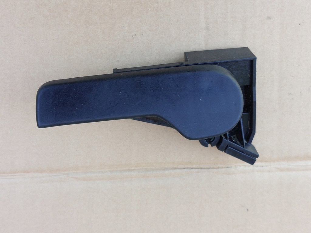 фото №1, Vw golf v 5 vi 6 plus ручка открывания капот 1k1823633 1j1823533c