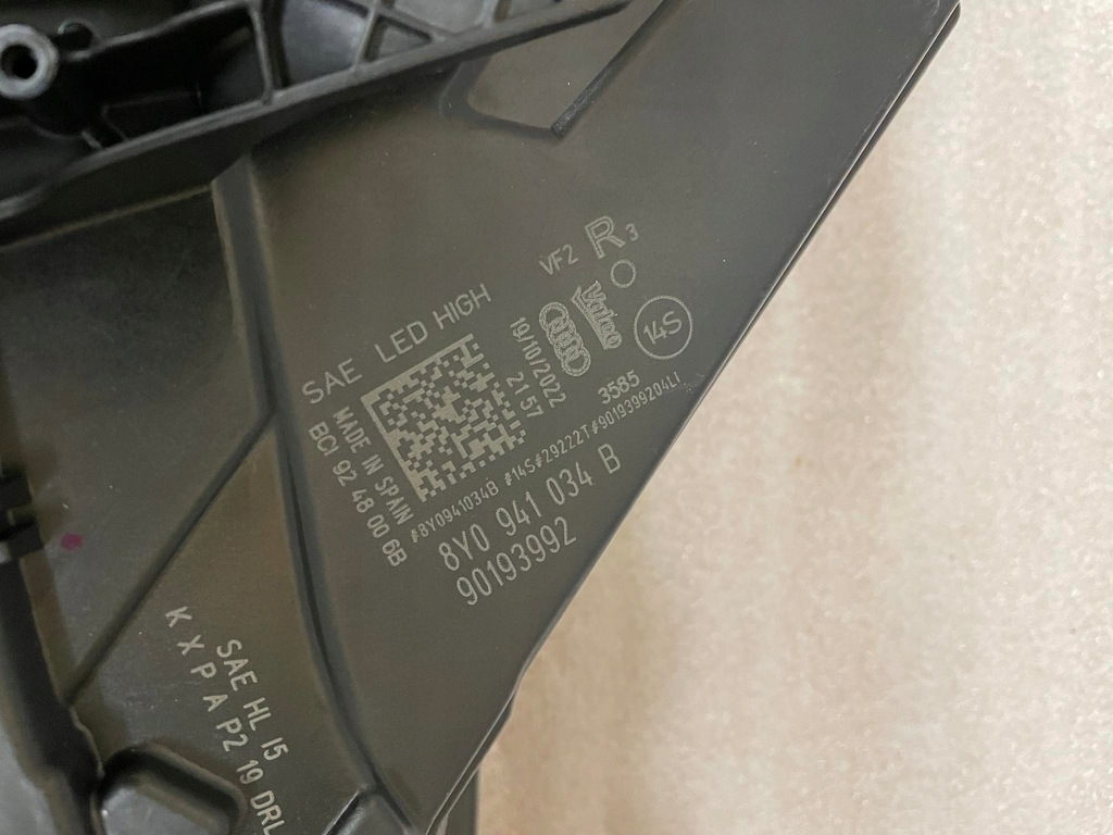 фото №8, Audi a3 s3 лампа перед led 8y0941033b 8y0941034b