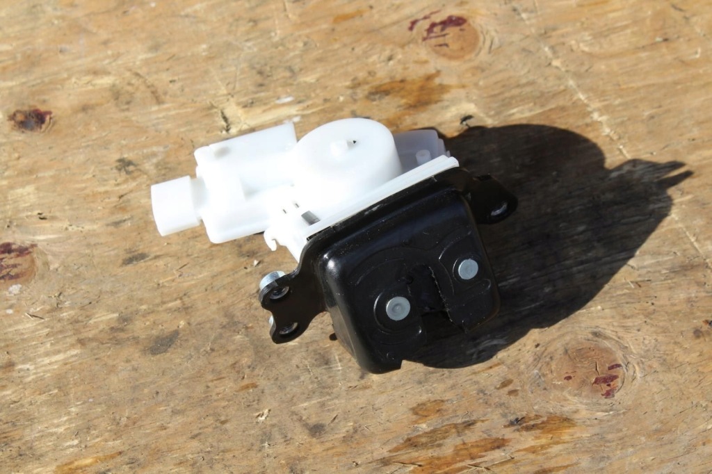 фото №6, Замок крышки багажника lexus ux 2021 оригинальный номер