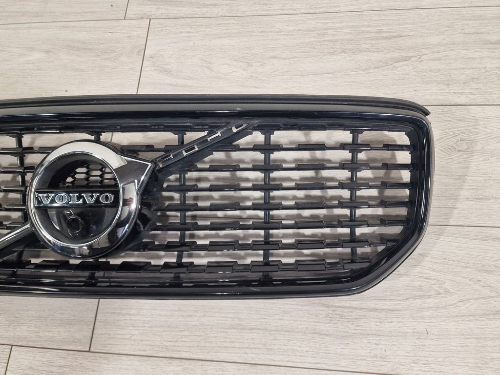 фото №8, Решётка радиатора решётка радиатора volvo v316 xc40 17- камера r-design