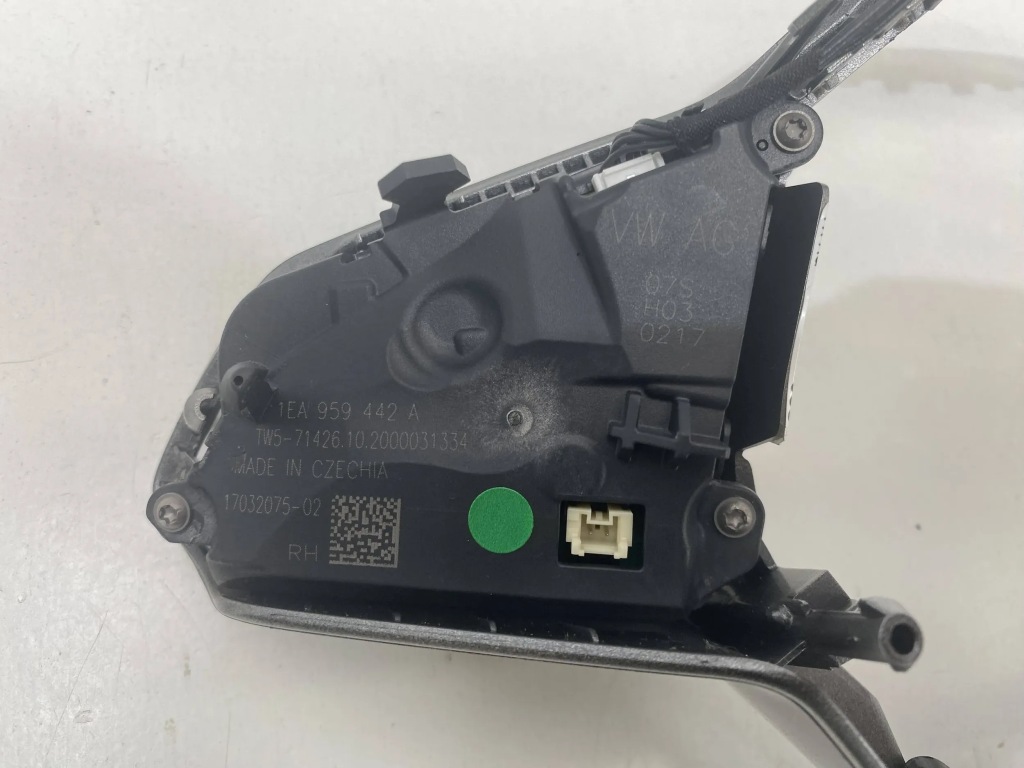 фото №8, Vw golf viii 8 r-line 2021 кнопки мультифункция панель руля