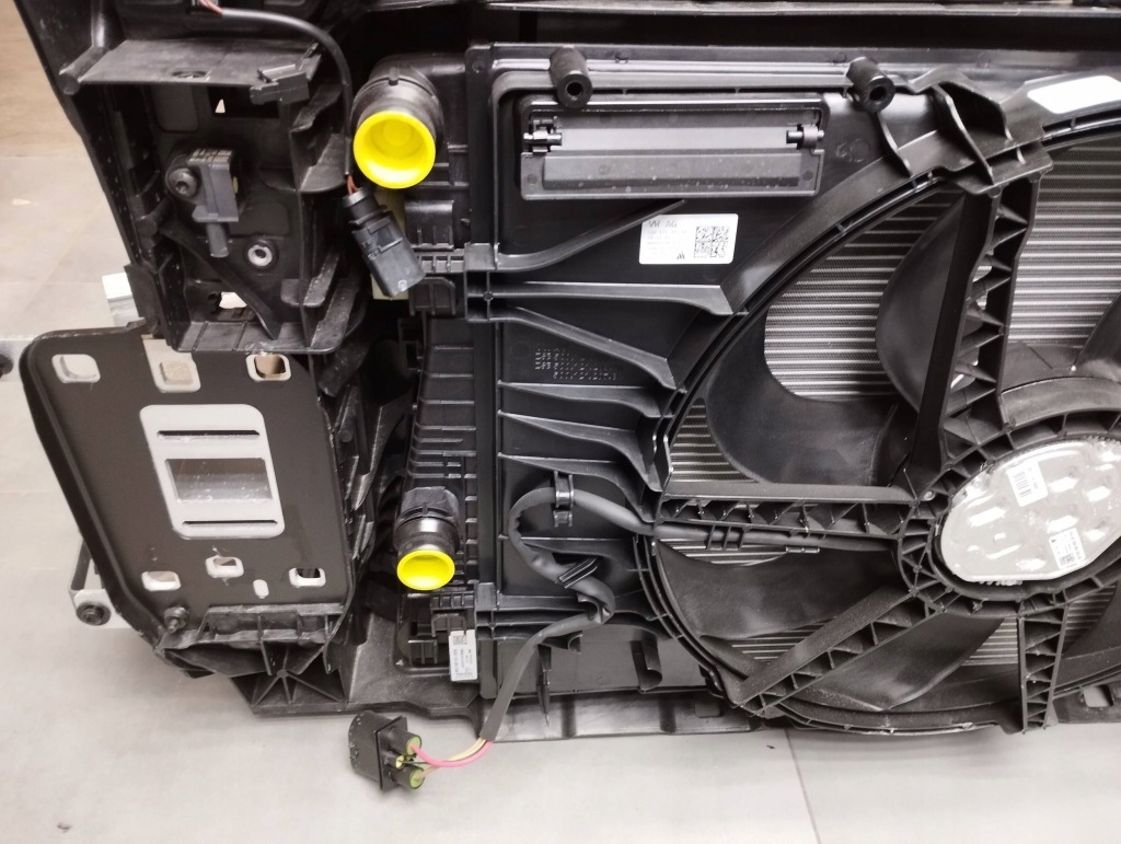 Audi q3 f3 83a капот бампер ліхтарі  led ремінь ls9r перед крила Оригінал