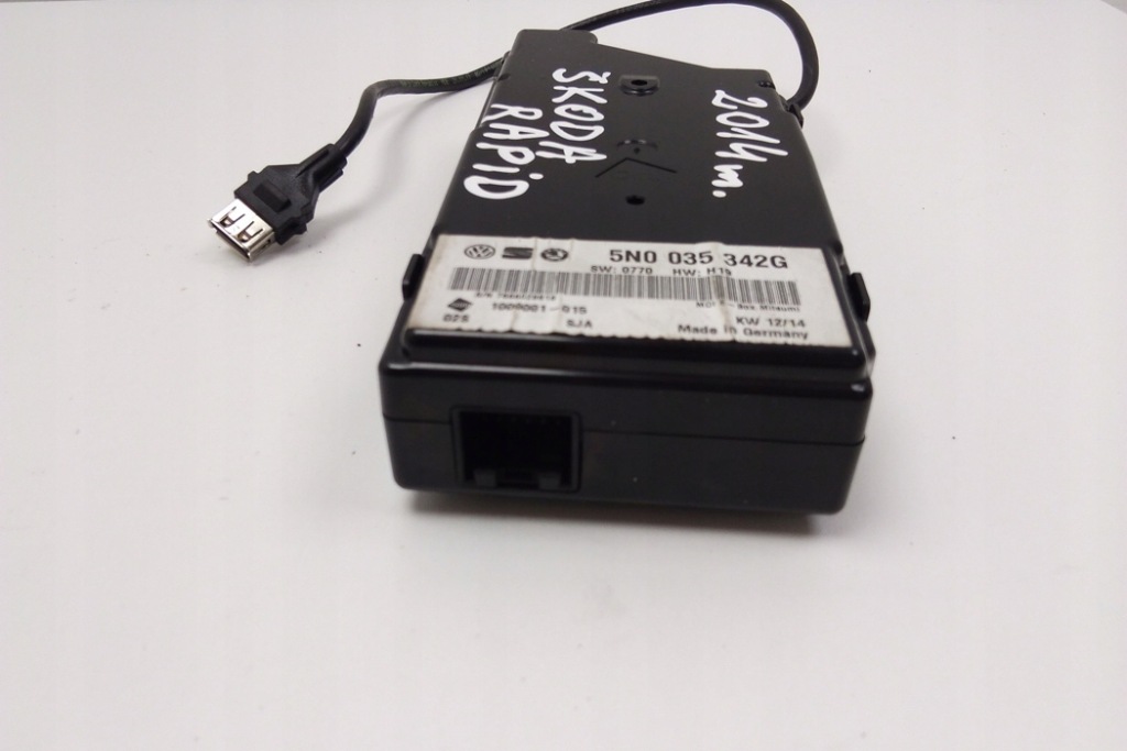 фото №4, Додаткові з'єднувач мультимедіа aux/usb skoda rapid spaceback nh1