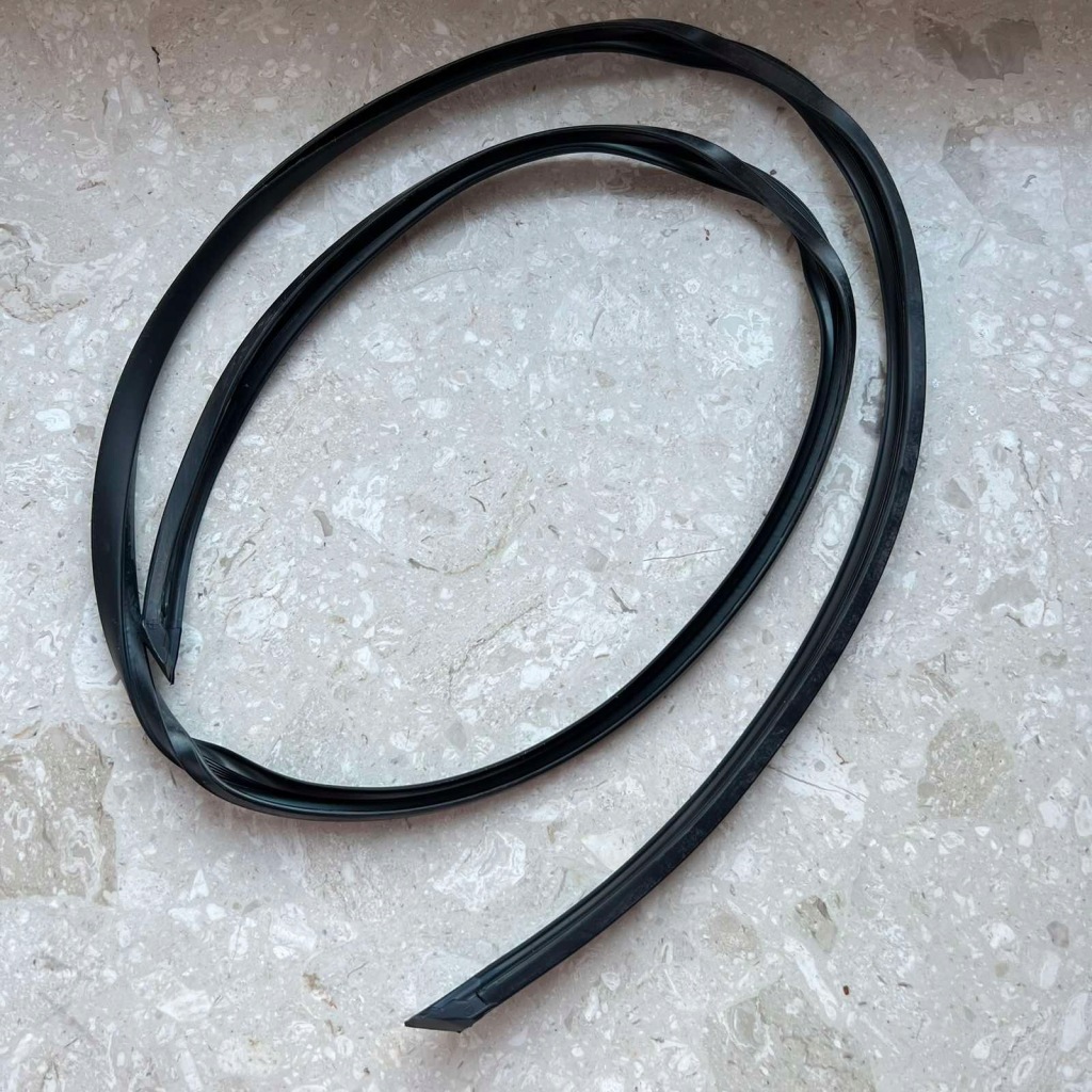 фото №3, Ronge rover vogue l405 13- прокладка спойлер задняя lr038604