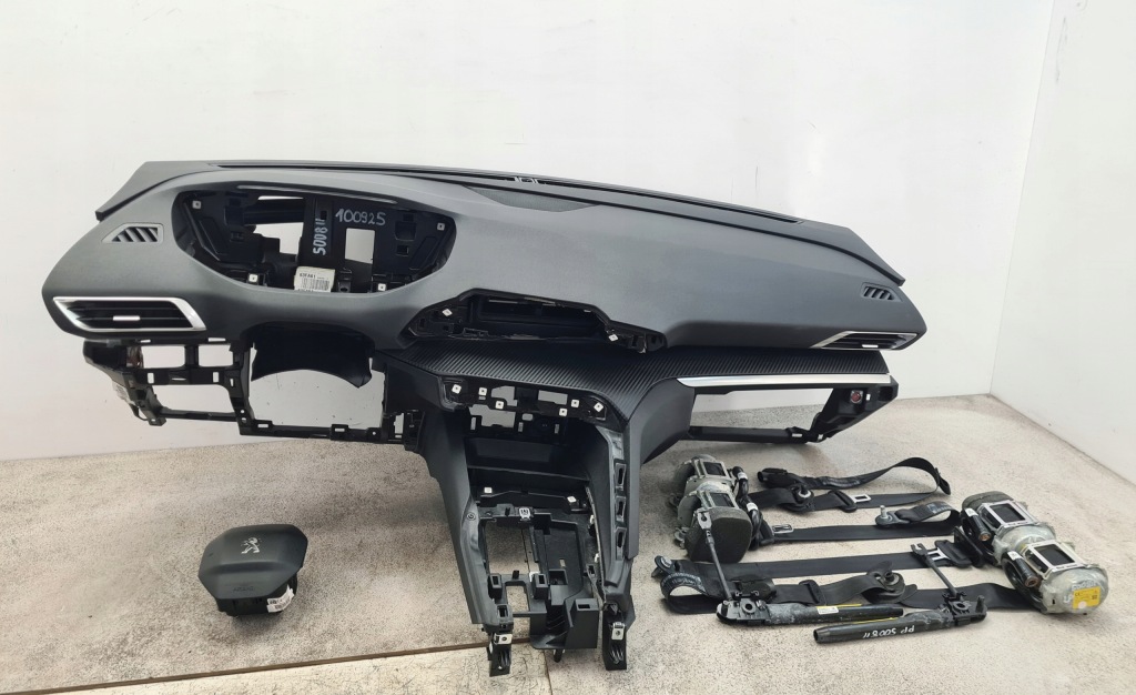 фото №1, Peugeot 5008 ii приборная панель консоль подушки безопасности ремни