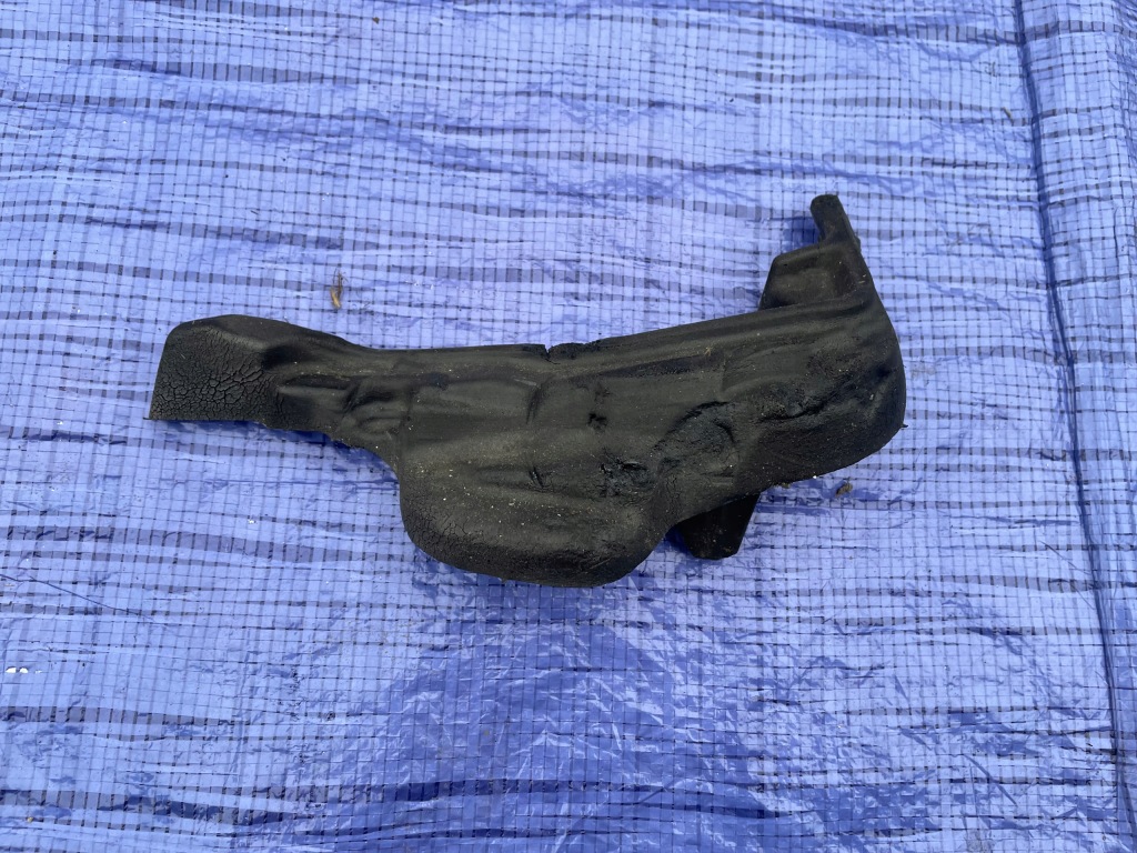 фото №1, Peugeot 2008 губка шумоізоляція праве