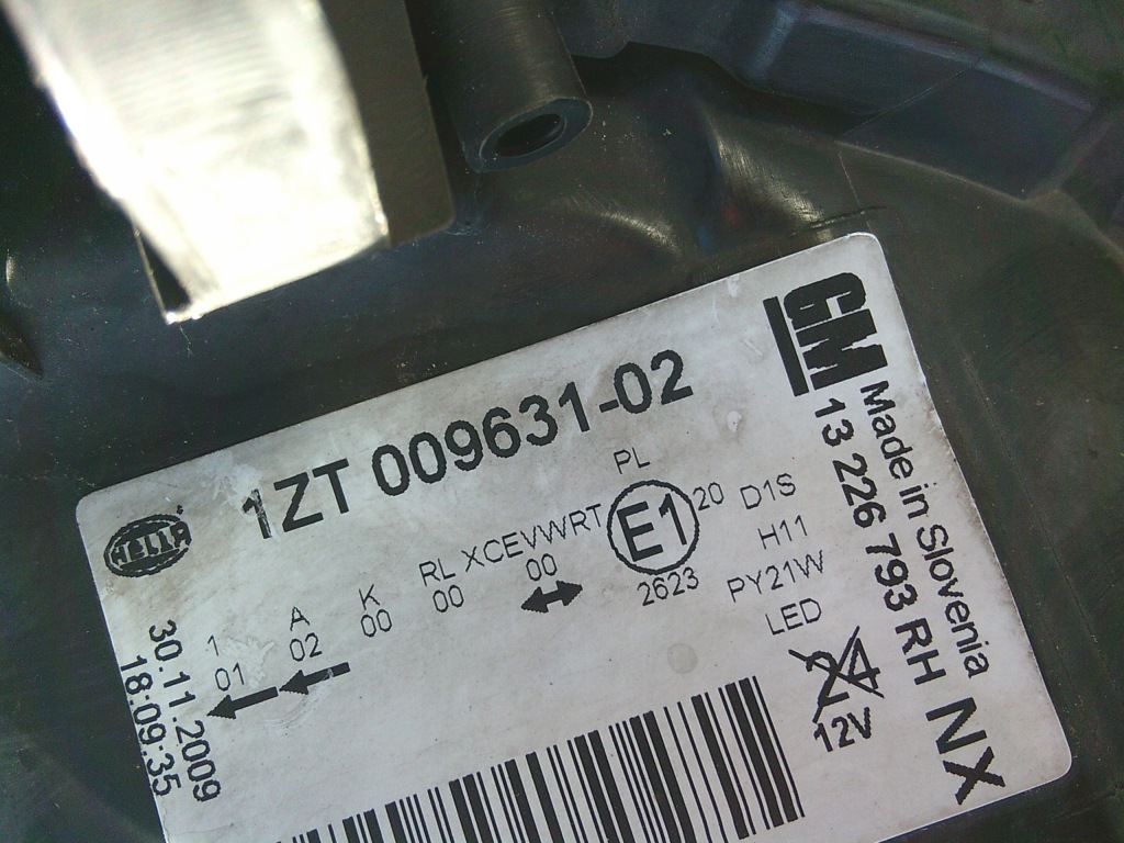 Opel insignia a фара правий ліва ксенон led 13226793 13226792 europ Ціна