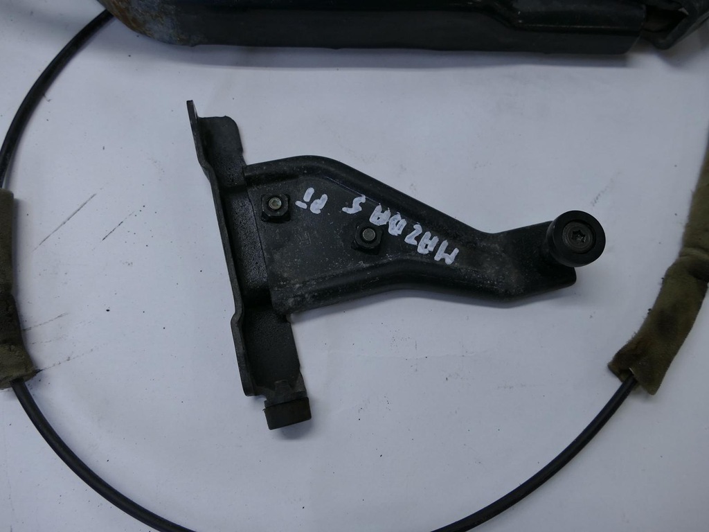 фото №3, Mazda 5 напрямна ролик двері розсувних 05-10