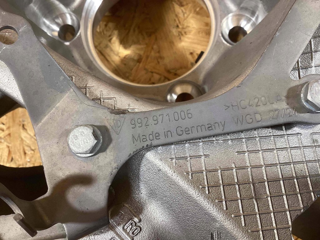 фото №7, Porsche 911 992 задняя сторона правая поворотный кулак колеса заднего 992505436c