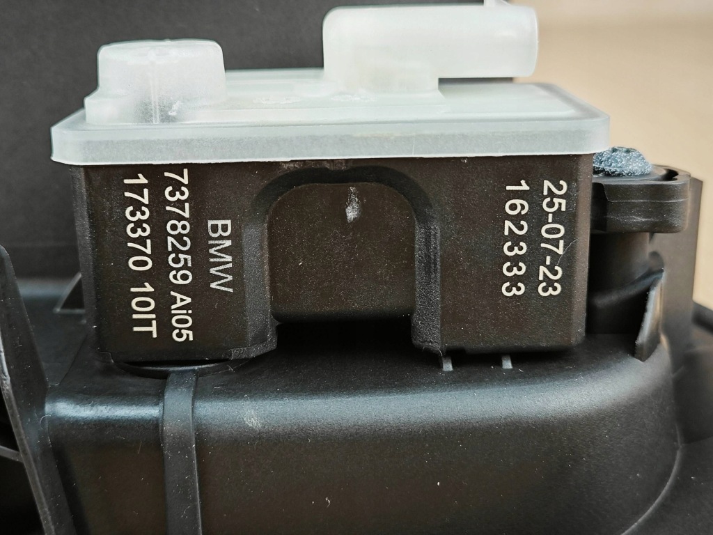 фото №7, Оригінальна кришка заливної пального моторчик bmw x6 g06 7440019 7378259 10km