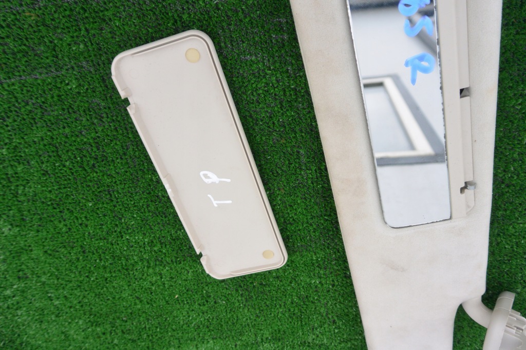 Козирок сонцезахисний правий лівий tesla model s Оригінал