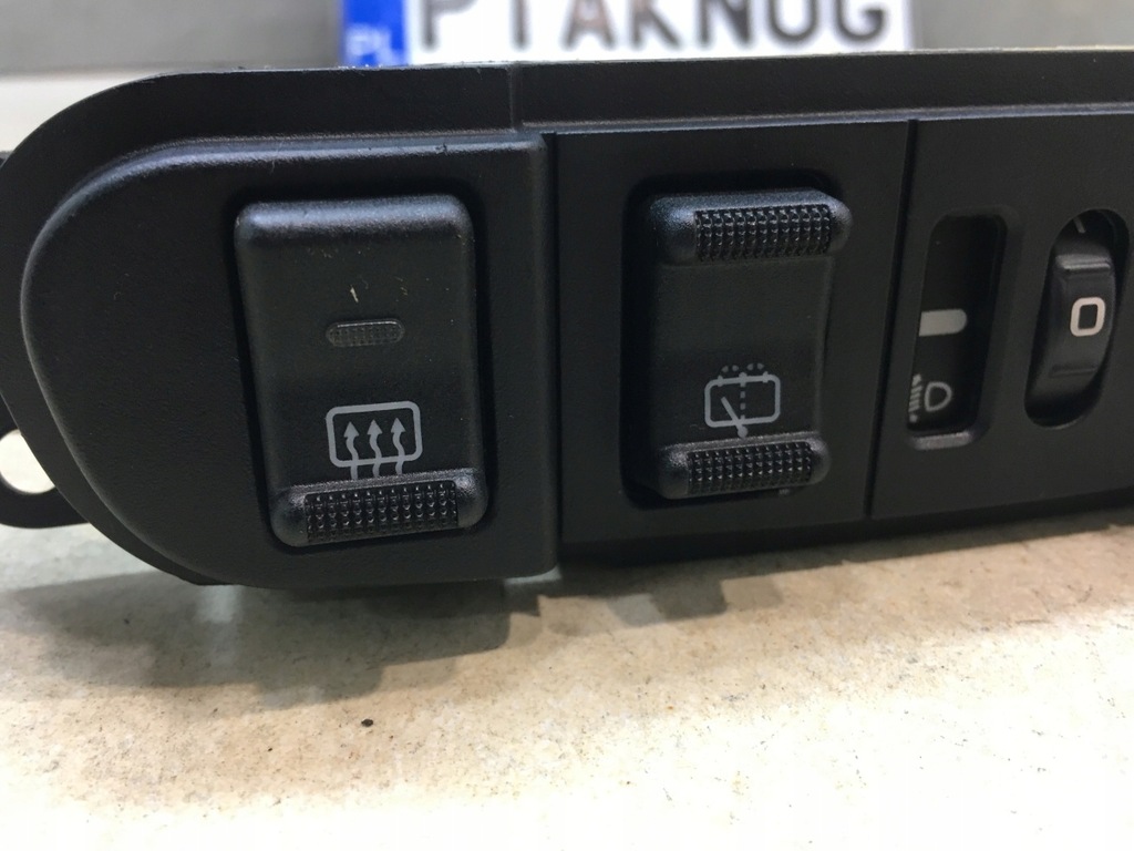 фото №6, Панель переключателей chrysler pt cruiser 04671622ae