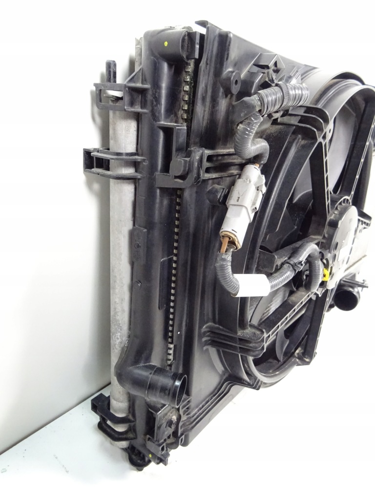 Qashqai 2 j11 1.6 dci радіатор води кондиціонера інтеркулер вентилятор Недорого