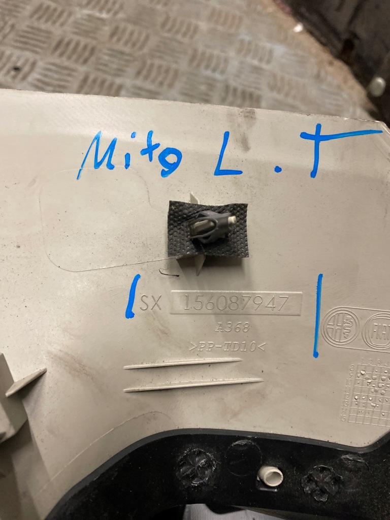 фото №4, Захист стійка підпірка полиця задня alfa romeo mito ліва 156087947