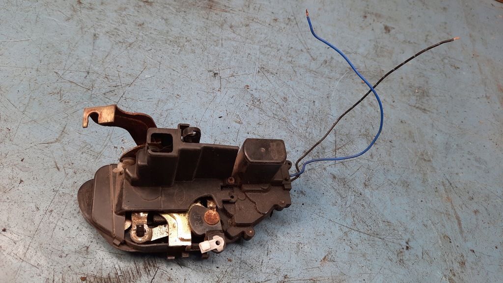 фото №2, Замок двері правий задня kia carens ii