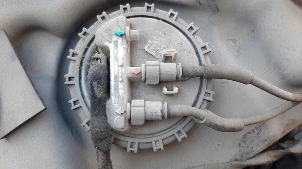 фото №5, Бак топлива насос volvo v40 s40 00-04r 1.9 dc