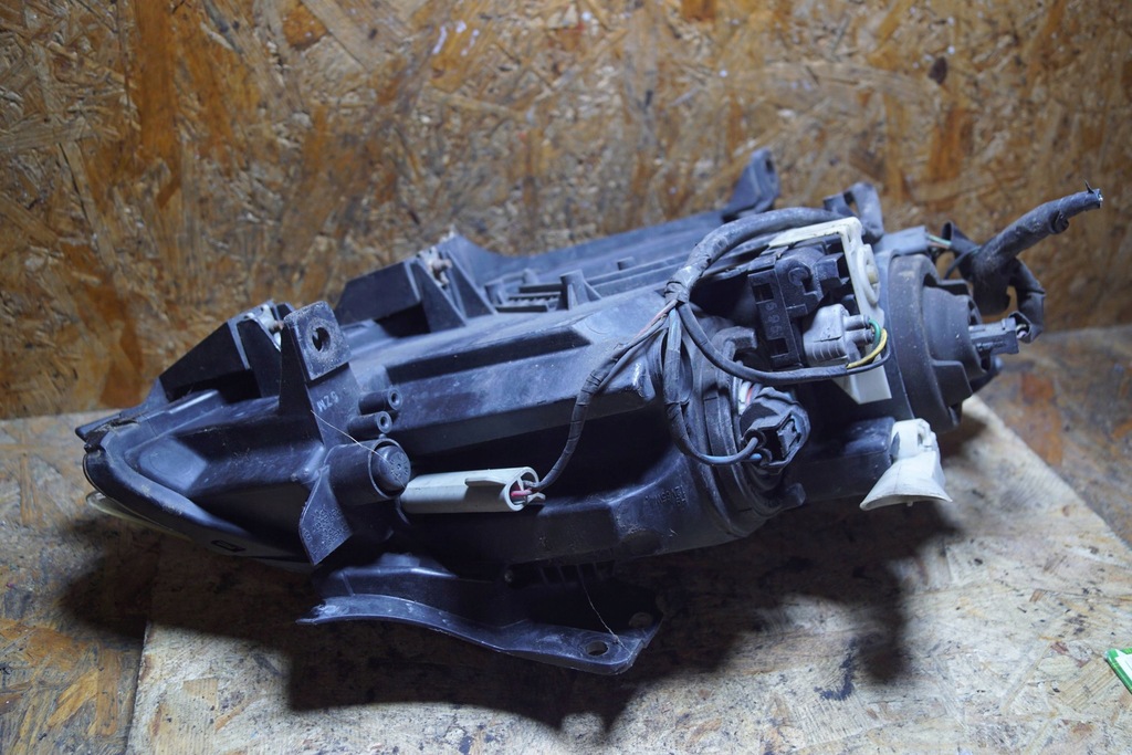 фото №10, Mazda rx8 лампа левый перед uk c2043