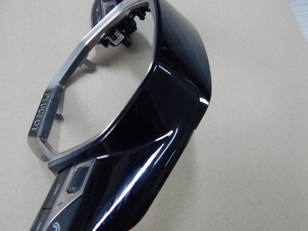 Кнопки руля peugeot 208 2 2008 2 Недорого