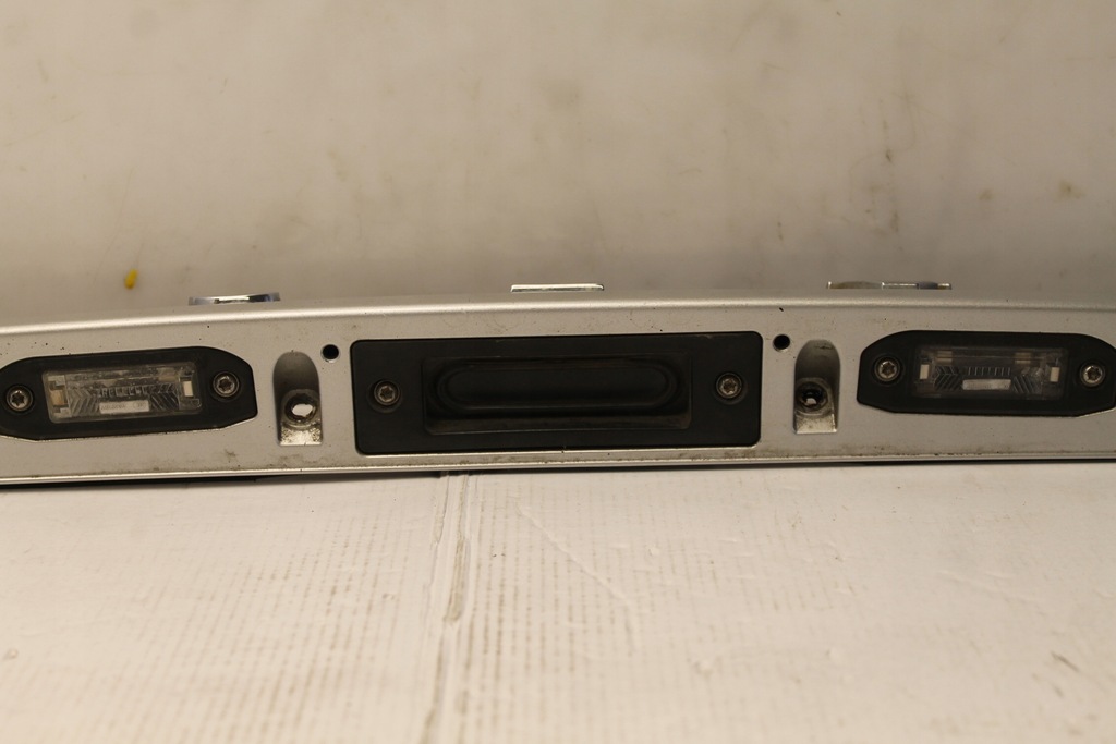 фото №8, Накладка крышки микровыключатель volvo v50 lift 2007r- 426