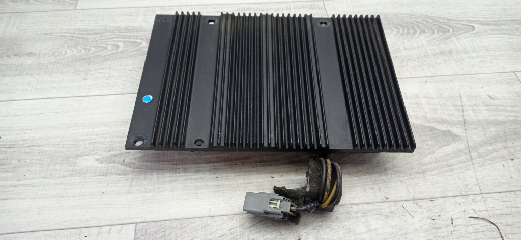 Купити Volvo v50 s40 підсилювач 30732053