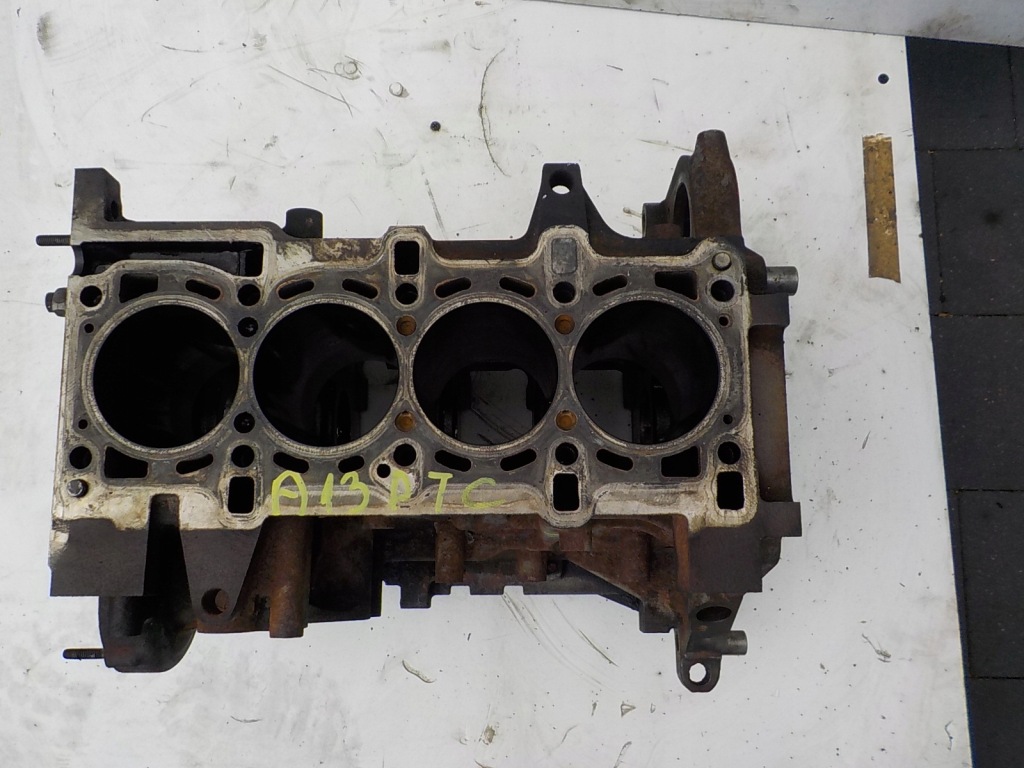 Купити Opel corsa d meriva b 1.3 cdti a13dtc блок низ  двигуна