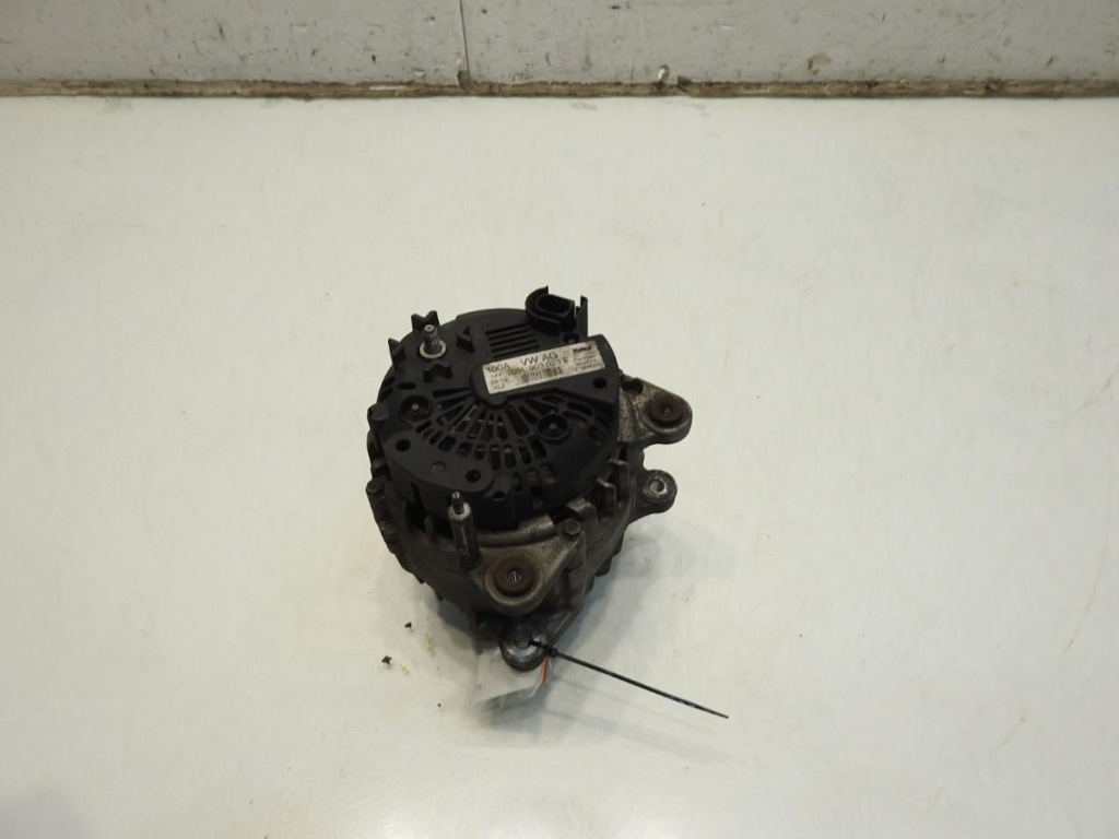 Генератор vw passat b6 2.0 tdi 03l903023e fg18t033 2605717a Недорого