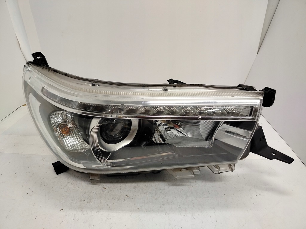 фото №1, Toyota hilux viii led лампа правая
