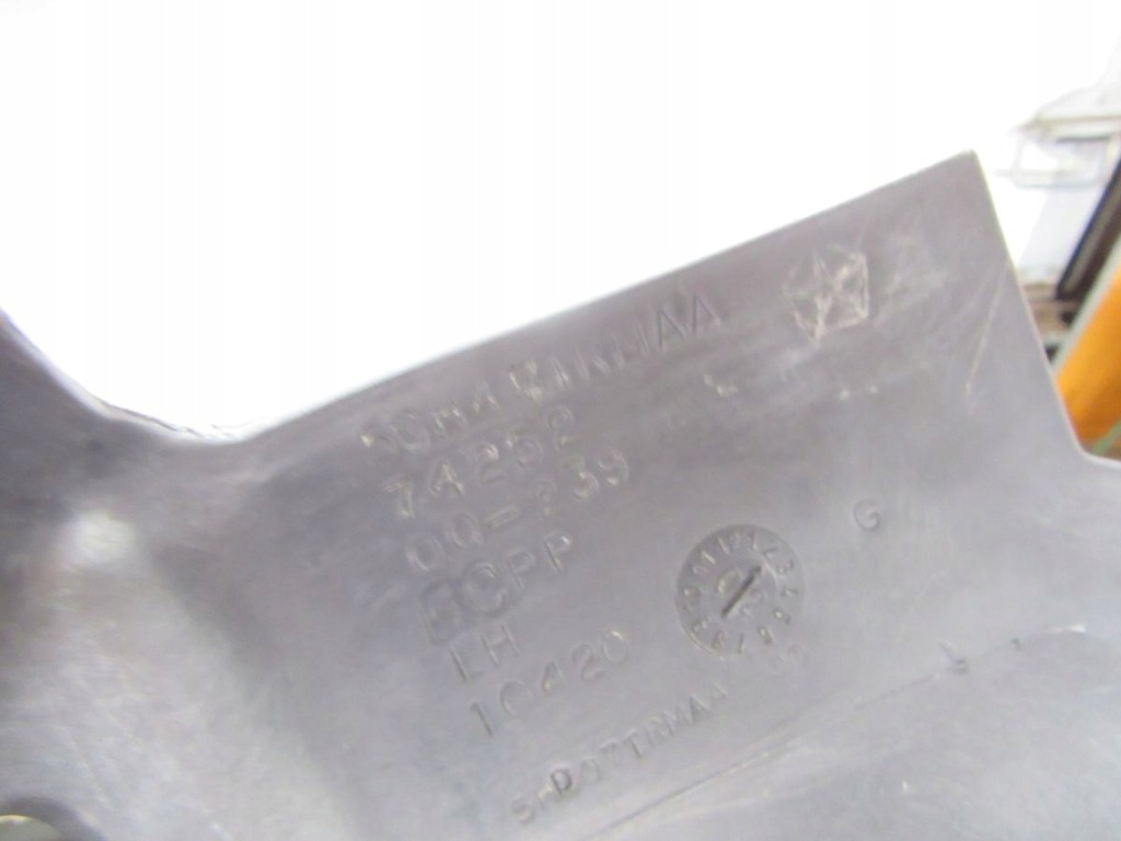 фото №10, Dodge dakota ii 2002 обшивка багажника лівий правий