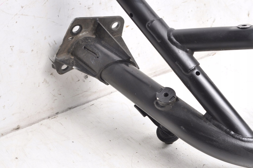 фото №9, Alfa romeo 4c кронштейн зона деформації 00505256910