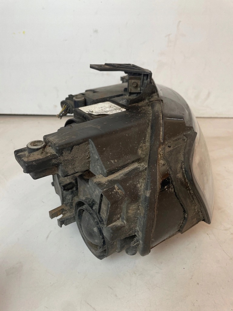 фото №10, Zabrudzona лампа перед передня права audi a4 b8