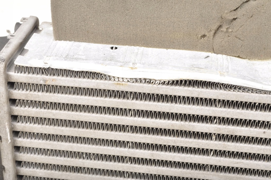 Fiesta mk8 1.0 радіатор повітря інтеркулер Київ