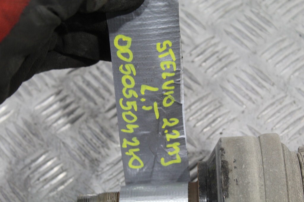 фото №2, Приводной вал левый задняя stelvio 00505504240