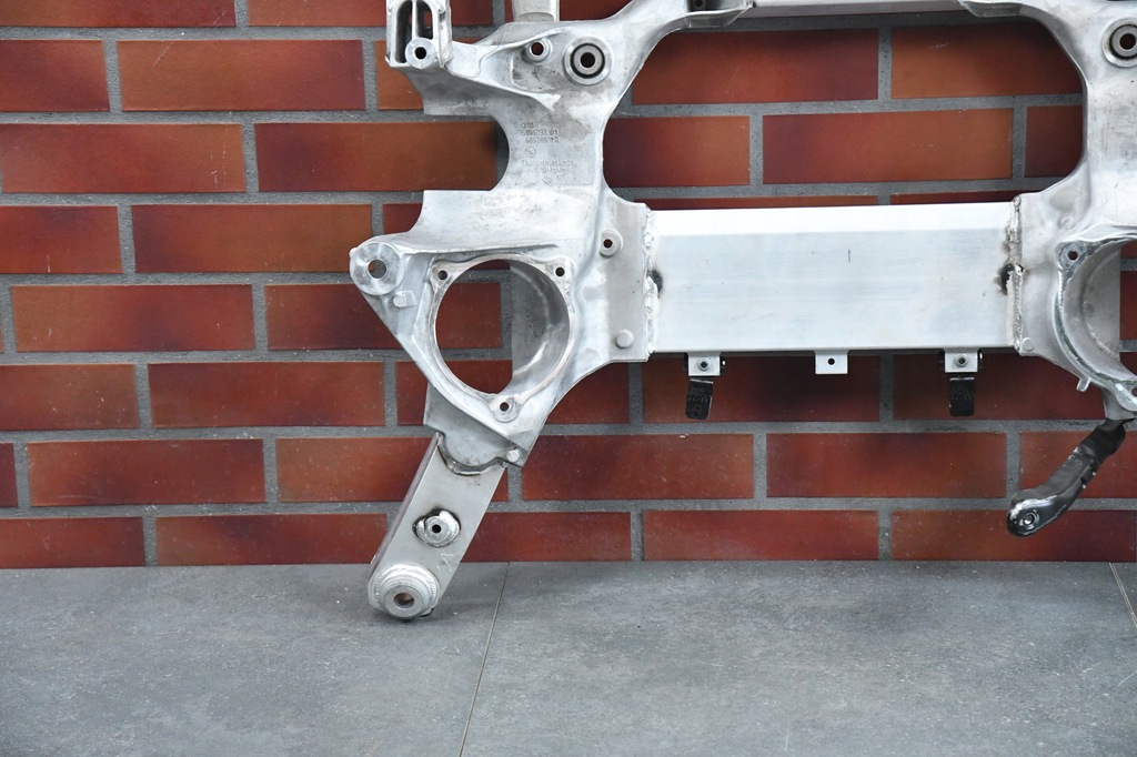 фото №5, Подрамник подрамник подрамник подрамник bmw 5 g60 g61 7 g70 4x4 6898628 7464km демонтаж