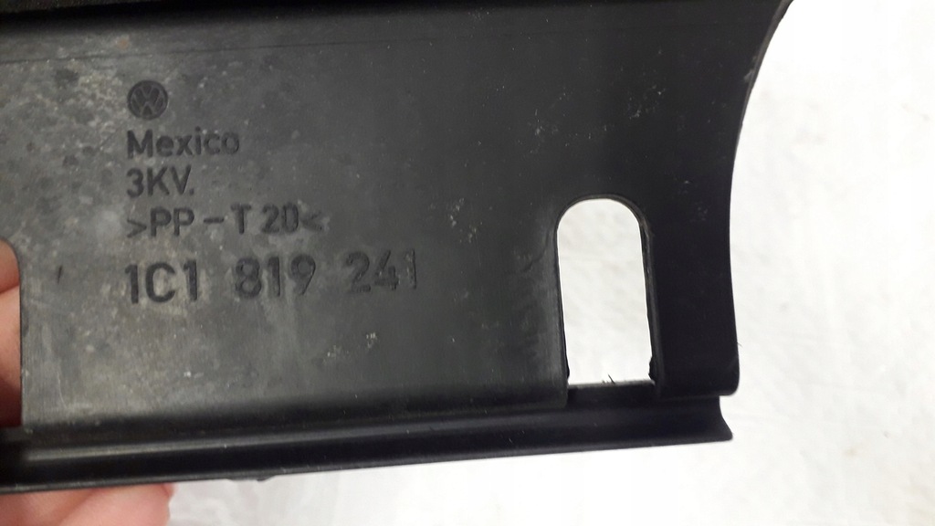 фото №12, Vw new beetle 1c1819241 защита заглушка консоли