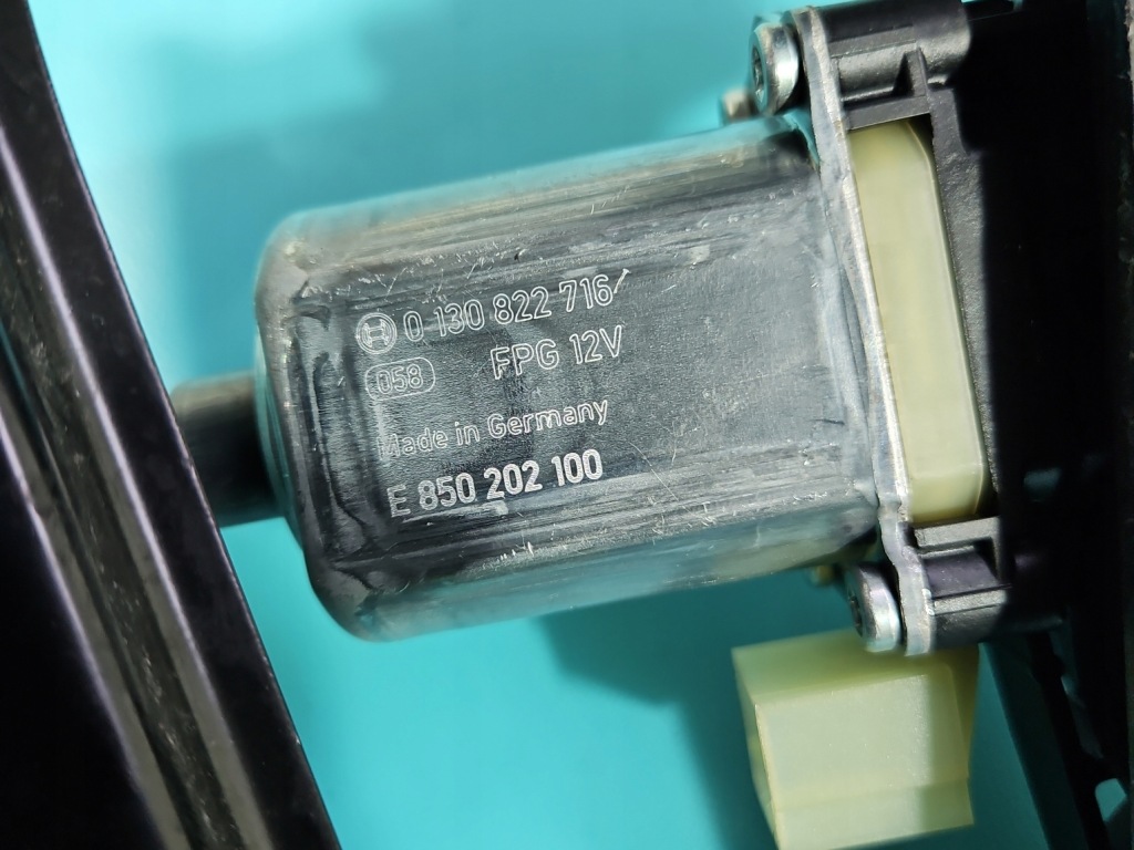 фото №10, Подъемник перед правый skoda superb iii 0130822716