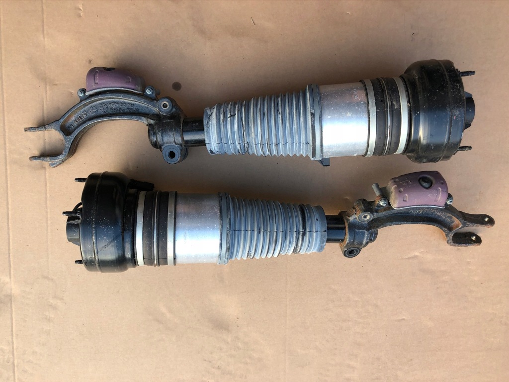 Audi a8 d4 рестайлинг  амортизатор передний пневмоподушка 68 km с Разборки