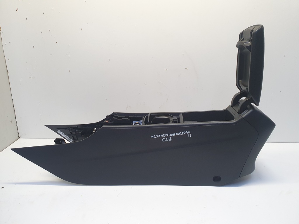 фото №1, Insignia b тунель середній підлокітник зарядний пристрій