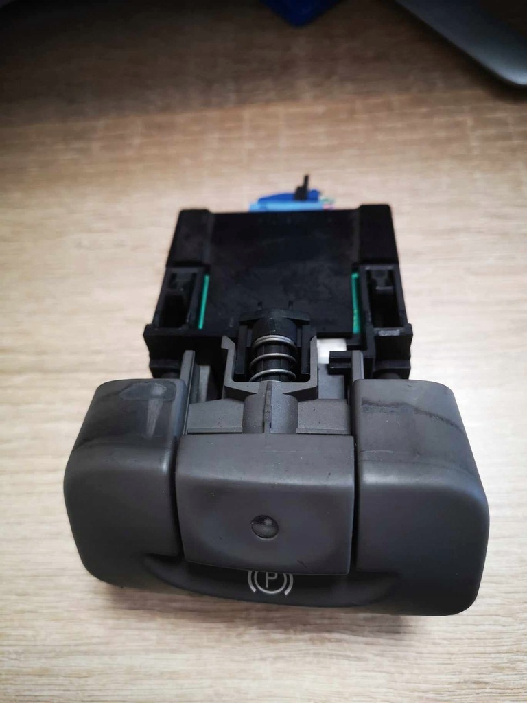 фото №1, Переключатель выключатель кнопка тормоза ручного 8200610146 renault scenic ii
