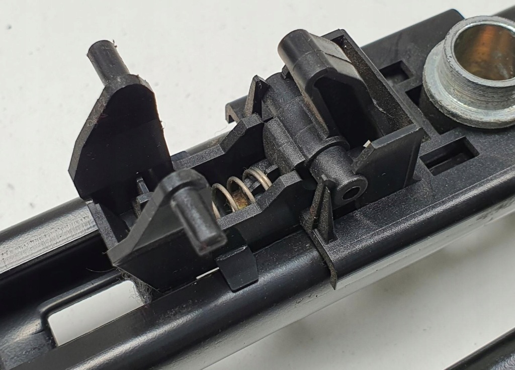 Регулировка высоты поперечина opel astra ii g 090560661 566153124a в Украине