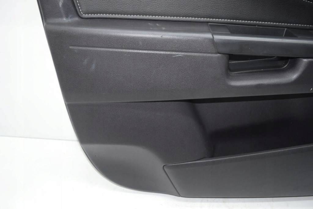 Обшивка обивка дверь левый перед zafira b 04-10r Оригинал