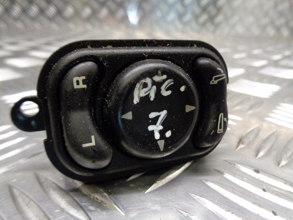 фото №1, Регулировка света renault оригинальный номер 8200379685