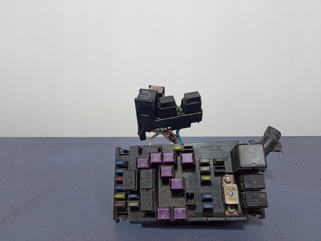 фото №1, Legacy iv коробка запобіжників 82241ag070 ee20z