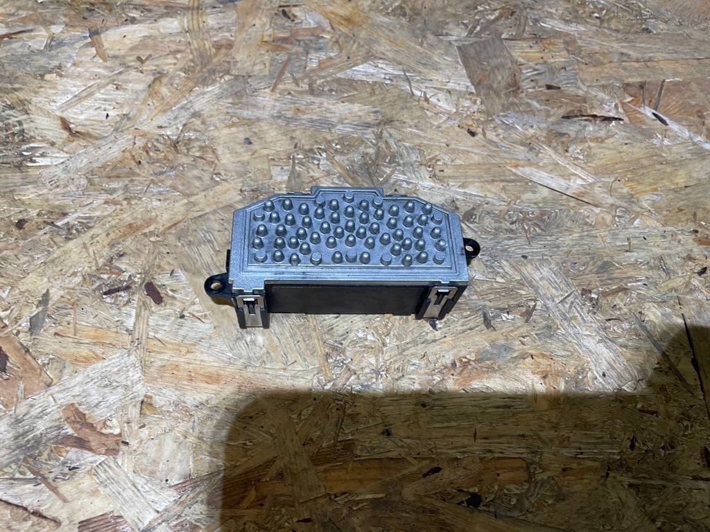 фото №1, Резистор вентилятор vw audi 3c0907521g