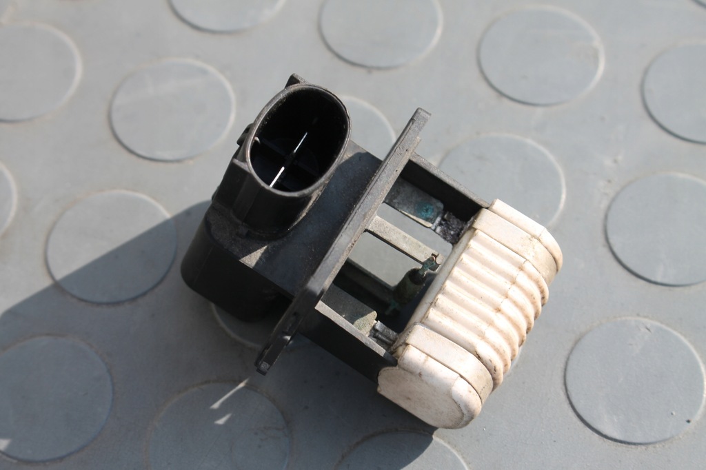 фото №1, Резистор вентилятора радиатора hyundai i30 ii 12-