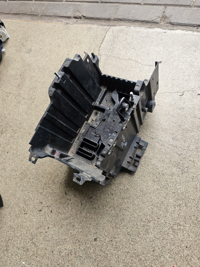 фото №1, Основание корпус аккумулятор ford ka+